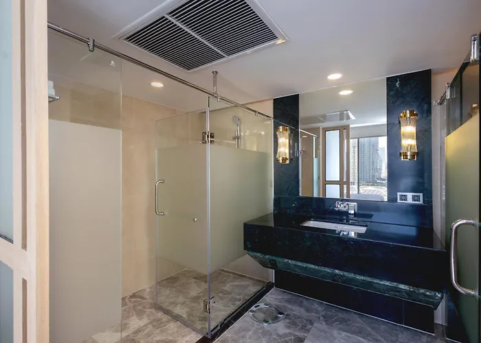 Ramada Plaza By Wyndham Bangkok Menam Riverside